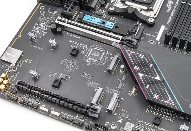 0X3D+ROG B850-F+索泰70Ti装机J9数字平台自带屏幕的主机—联力207D+995(图10)