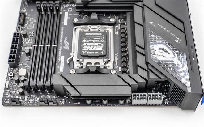 0X3D+ROG B850-F+索泰70Ti装机J9数字平台自带屏幕的主机—联力207D+995(图23)