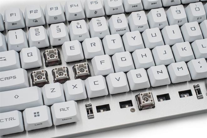 0X3D+ROG B850-F+索泰70Ti装机J9数字平台自带屏幕的主机—联力207D+995(图25)