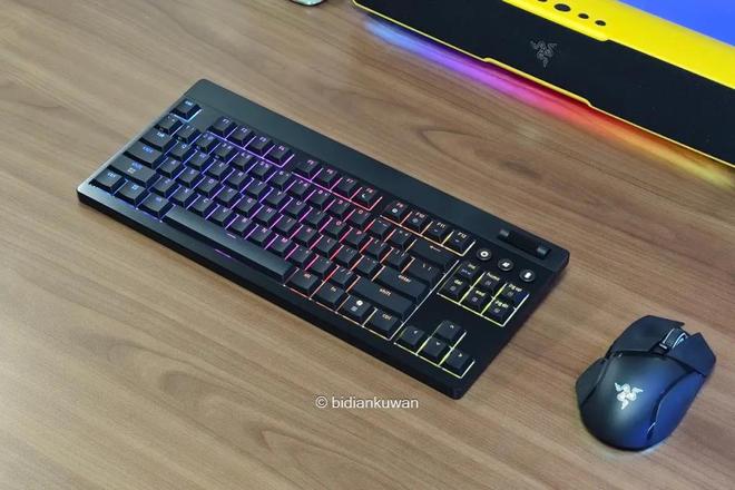蛇黑寡妇蜘蛛V4矮轴竞技极速版体验j9国际站登录轻薄矮轴指尖狂飙：雷(图16)